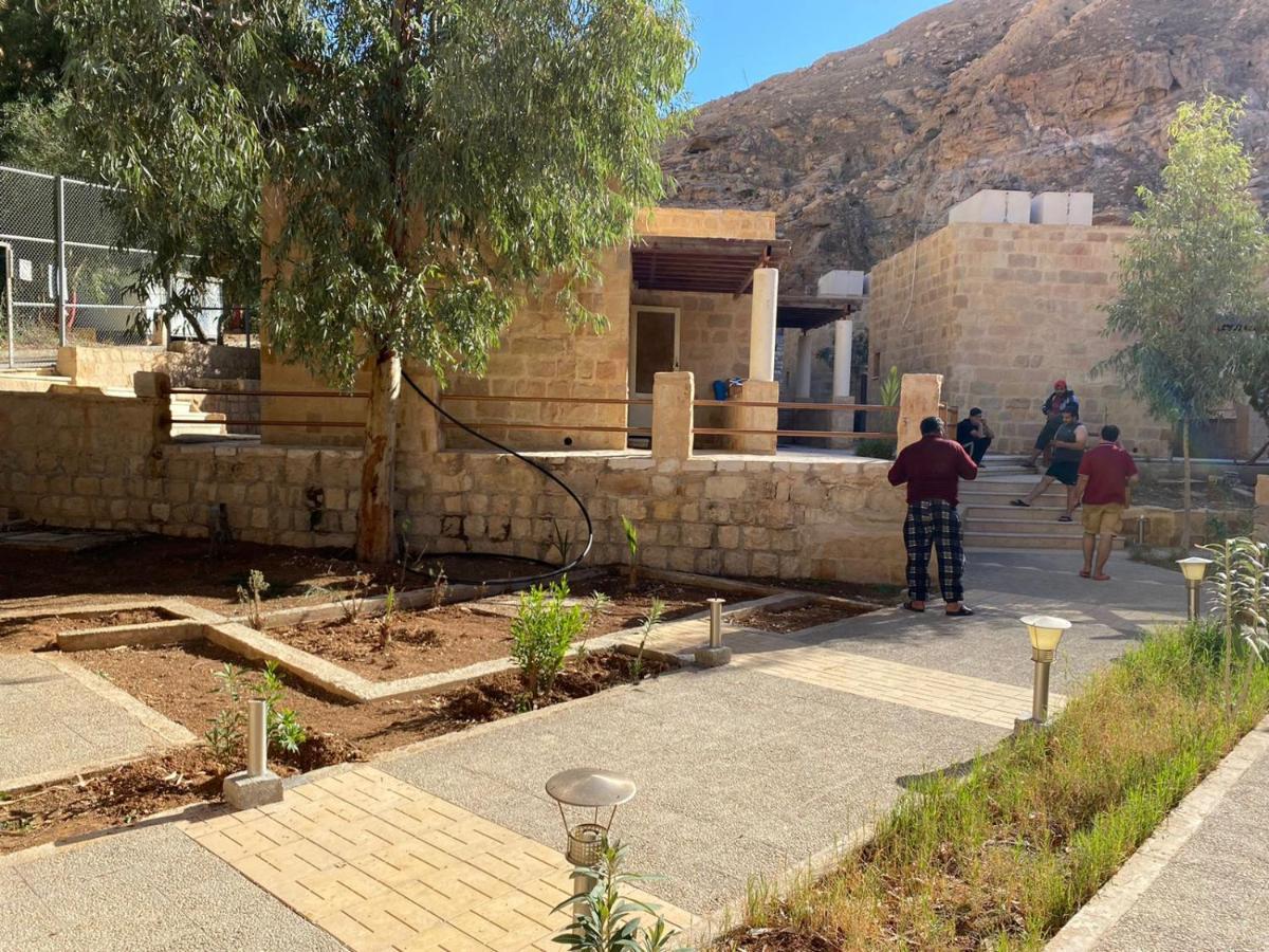 Afra Hot Springs Chalets At-Tafilah Exterior photo