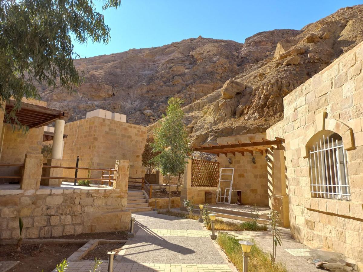 Afra Hot Springs Chalets At-Tafilah Exterior photo