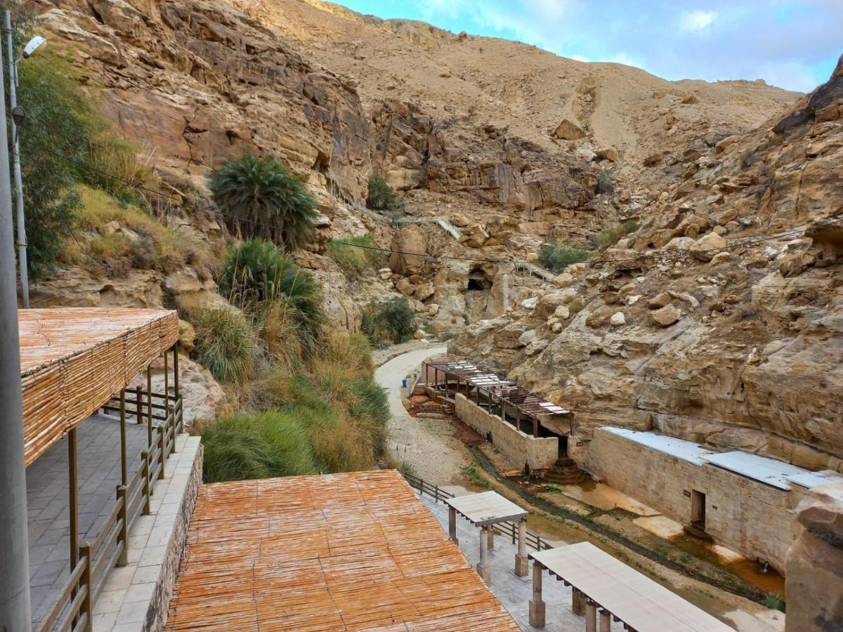 Afra Hot Springs Chalets At-Tafilah Exterior photo