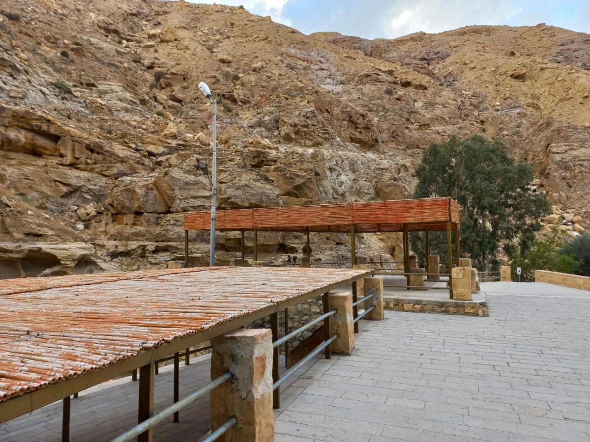 Afra Hot Springs Chalets At-Tafilah Exterior photo