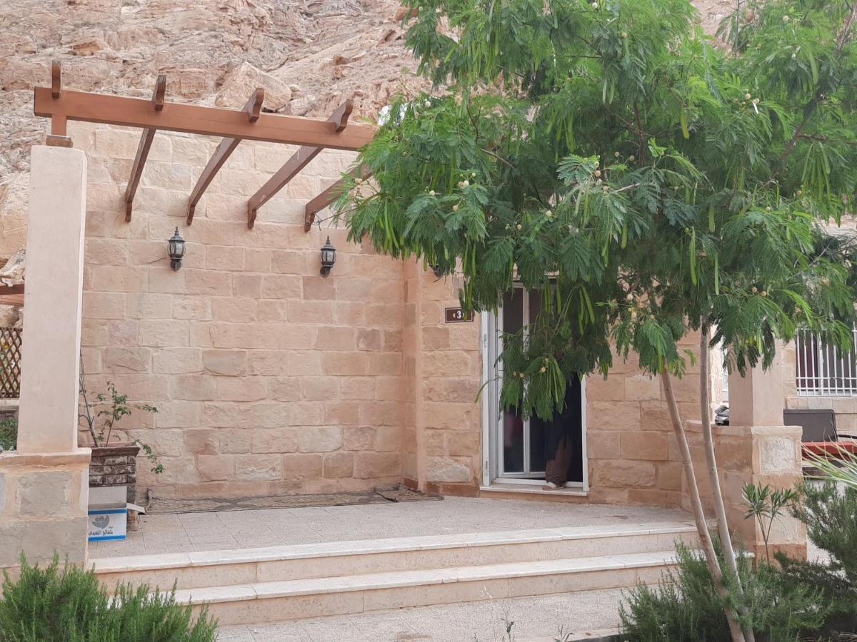 Afra Hot Springs Chalets At-Tafilah Exterior photo