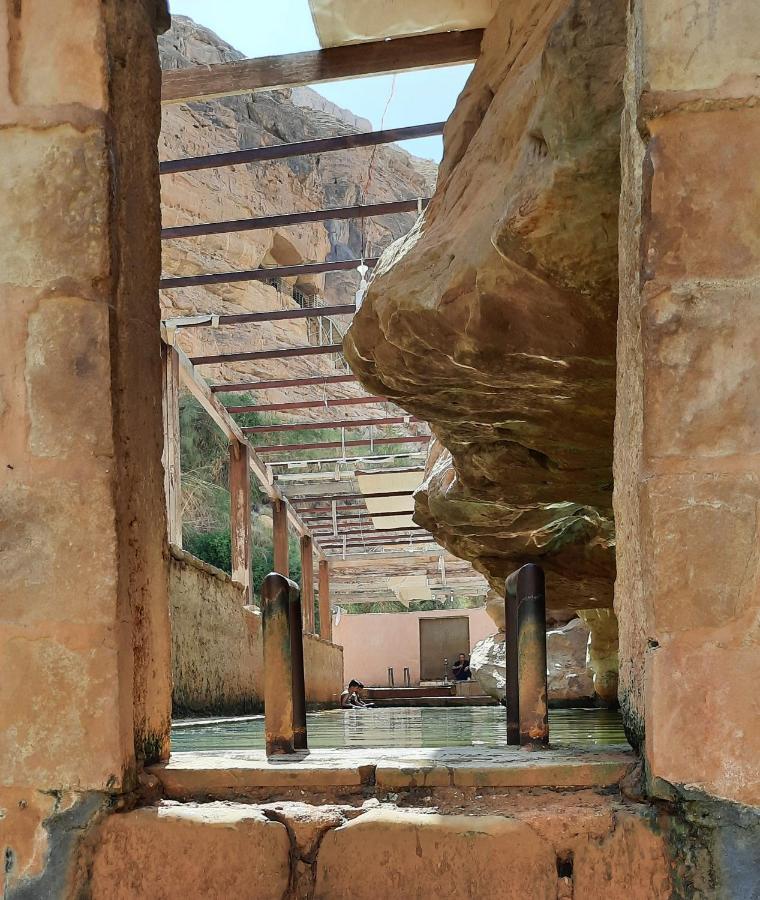 Afra Hot Springs Chalets At-Tafilah Exterior photo
