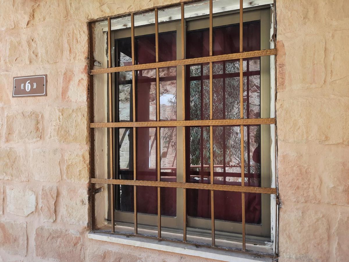Afra Hot Springs Chalets At-Tafilah Exterior photo